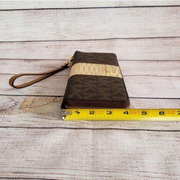 Michael Kors Signature Continental Zip Around Wallet Wristlet Metallic Logo - Picture 10 of 13